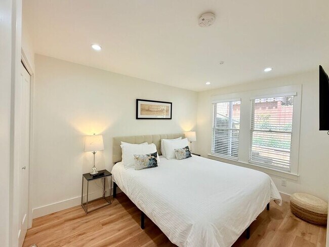 Building Photo - 14 Princess Ln