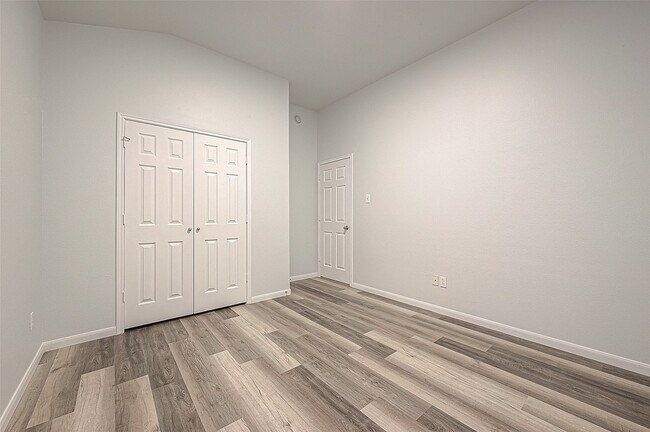 Building Photo - 6406 Applewood Forest Dr