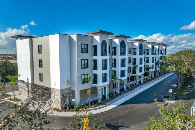Building Photo - Vantage on Hillsborough - Phase II