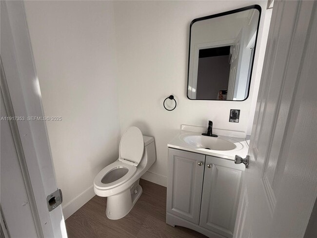 Building Photo - 1540 NE 118th St