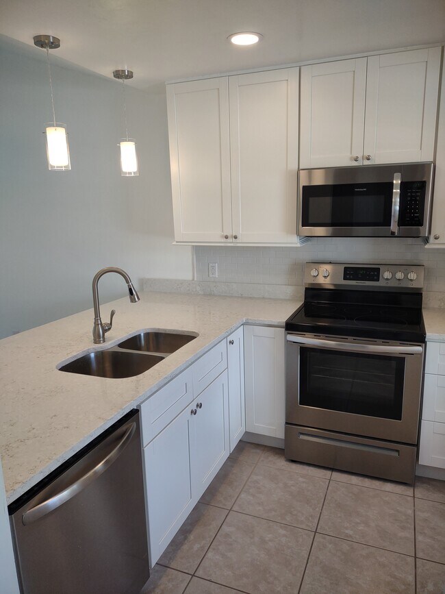 Building Photo - 2780 Kings Lake Blvd