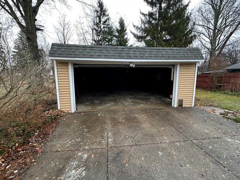 Building Photo - 4493 Telhurst Rd