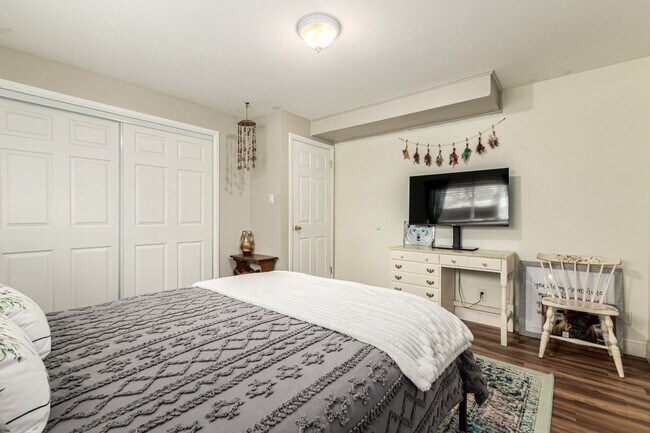 Building Photo - 11487 Larson Ln