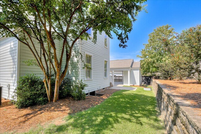 Building Photo - 106 Hornsby Ln