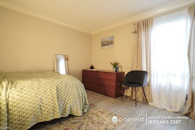 Building Photo - 5210 Lake Washington Blvd NE