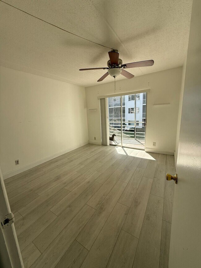 Building Photo - 4500 N Flagler Dr