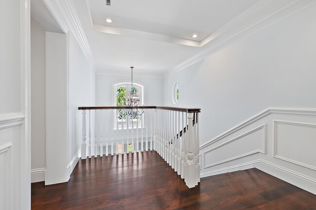 Building Photo - 210 Emerald Ln