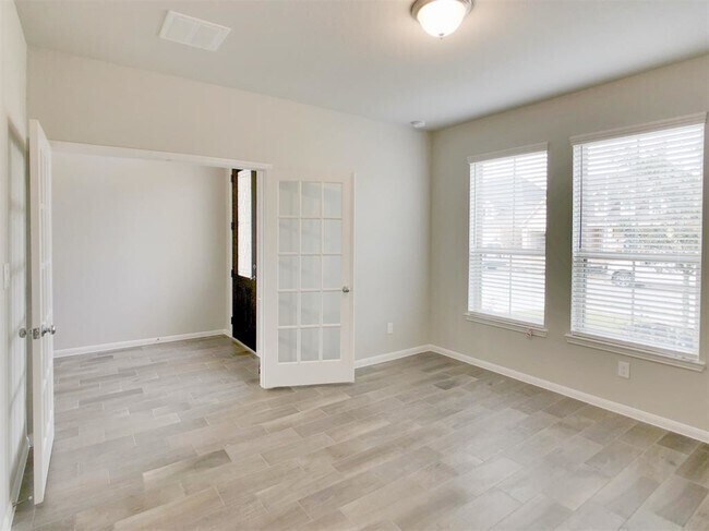 Building Photo - 24219 Via Vitani Dr