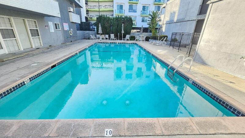 Building Photo - 11032 Moorpark St