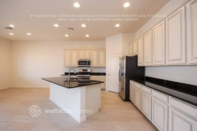 Building Photo - 19270 E Thornton Rd