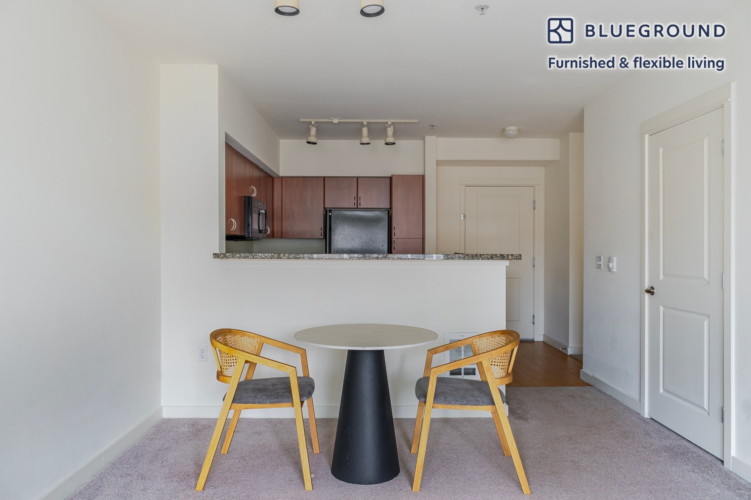 Building Photo - 362 Bellevue Way NE