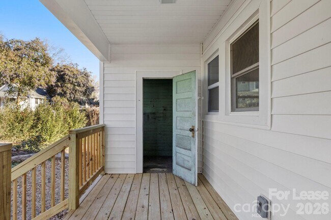 Building Photo - 266 Moore Dr NW