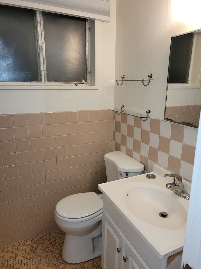 Building Photo - 4643 Church St