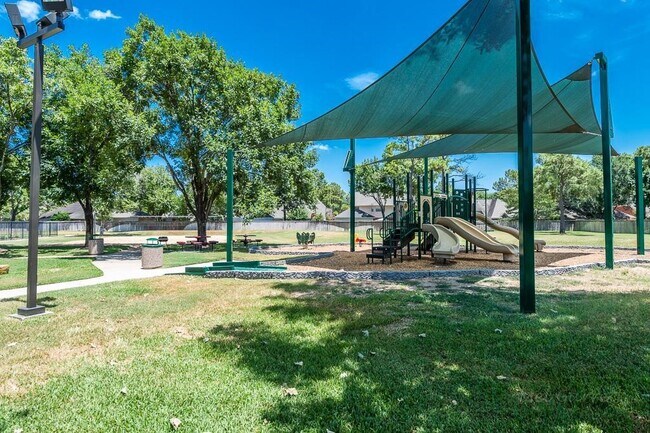 Building Photo - 15411 Robin Grove Ct