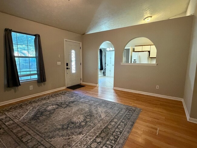 Building Photo - 6 Quail Forest Dr