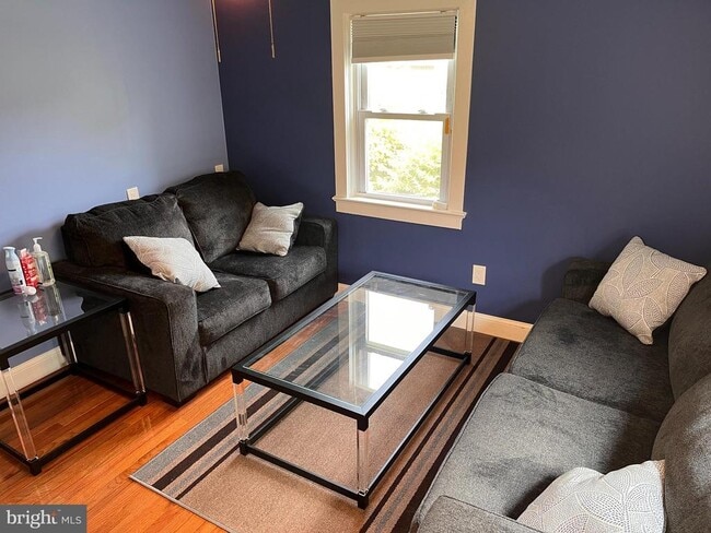 Building Photo - 112 Hazelhurst Ave