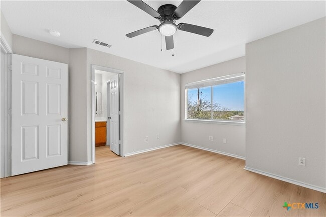 Building Photo - 867 Sagewood Trail