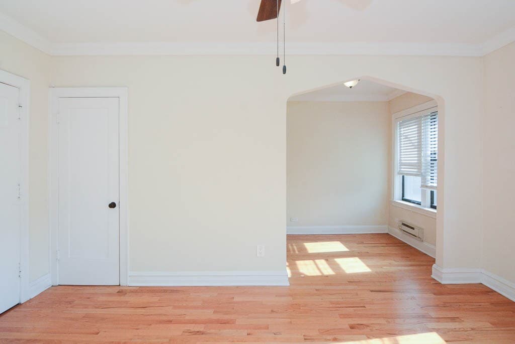 Building Photo - 4742 N Hermitage Ave