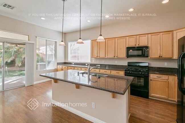 Building Photo - 2731 Enchanted Isle St