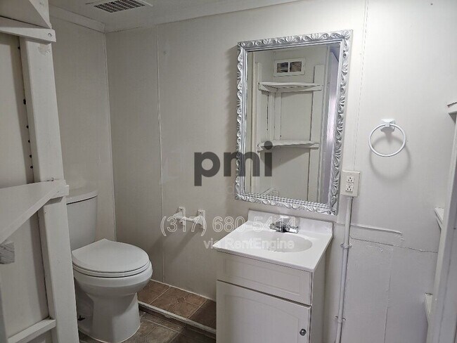 Building Photo - 835 S Old US Hwy 31