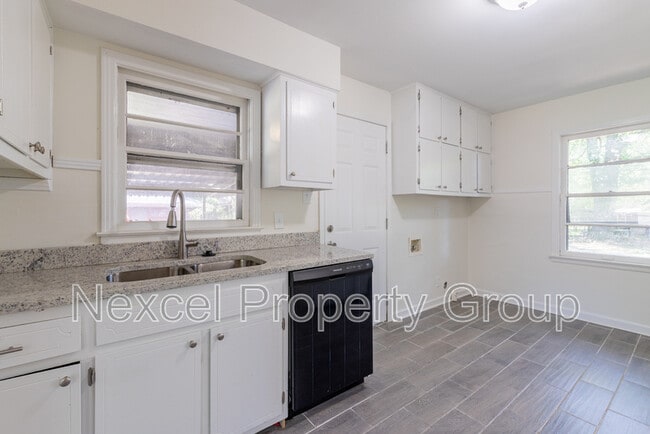 Building Photo - 6700 Blocker St