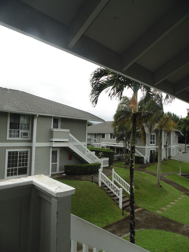 Building Photo - 2 bedroom 2 bath in Kaneohe!