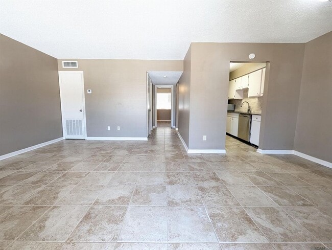 Building Photo - 1701 Lobdell Ave