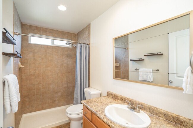 Building Photo - Waikapu Gardens 4 Bed/3 Bath, Beautiful Ho...