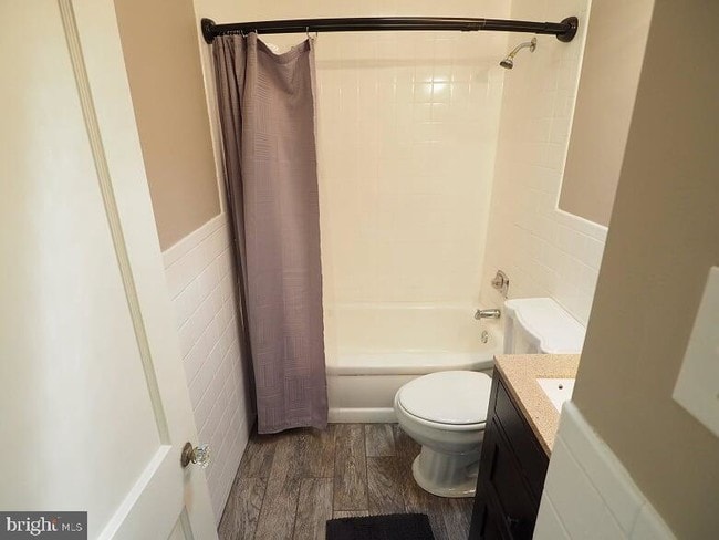 Building Photo - 7065 Eastbrook Ave