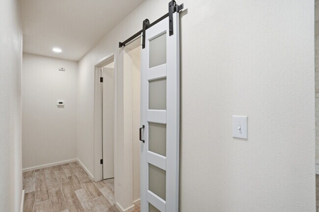 Building Photo - "Charming 4-Bed Oasis with Fireplace in Lubbock - 2 Full Baths & Spacious 2460 Sq Ft!"