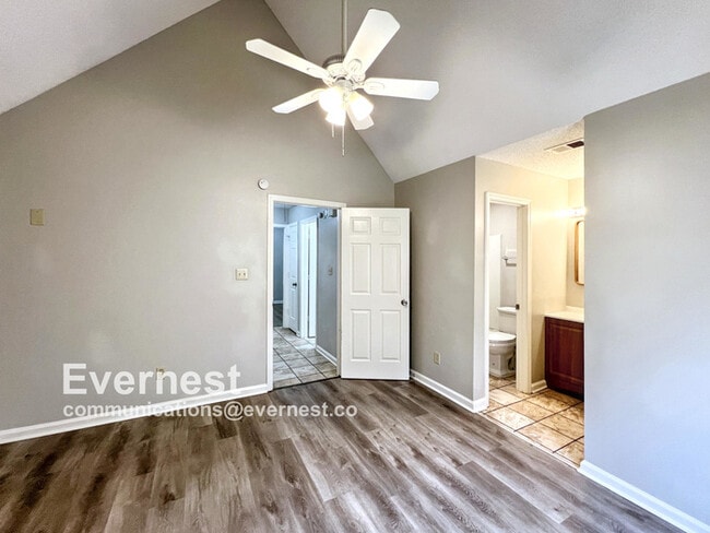 Building Photo - 7091 Foxhall Dr