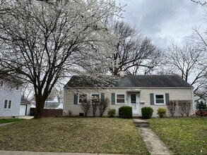 Building Photo - 2 bed 2 bath Single Family Home in Bexley w/ Bonus Rooms