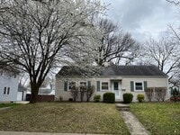 Building Photo - 2 bed 2 bath Single Family Home in Bexley w/ Bonus Rooms