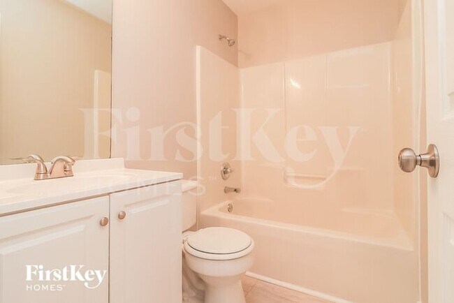 Building Photo - 265 Anita Dr