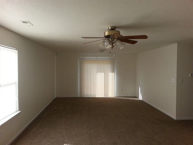 Building Photo - 528 Dry Creek Circle