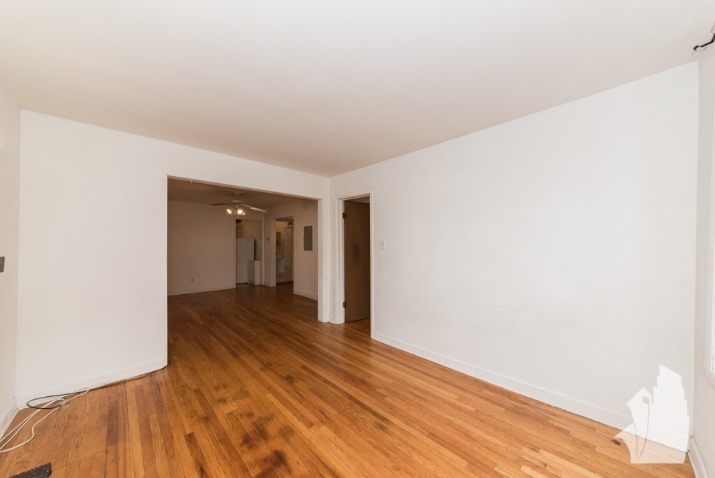 Building Photo - 1507 W Barry Ave