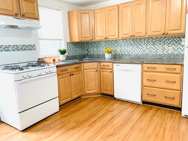 Primary Photo - 801 Boylston St