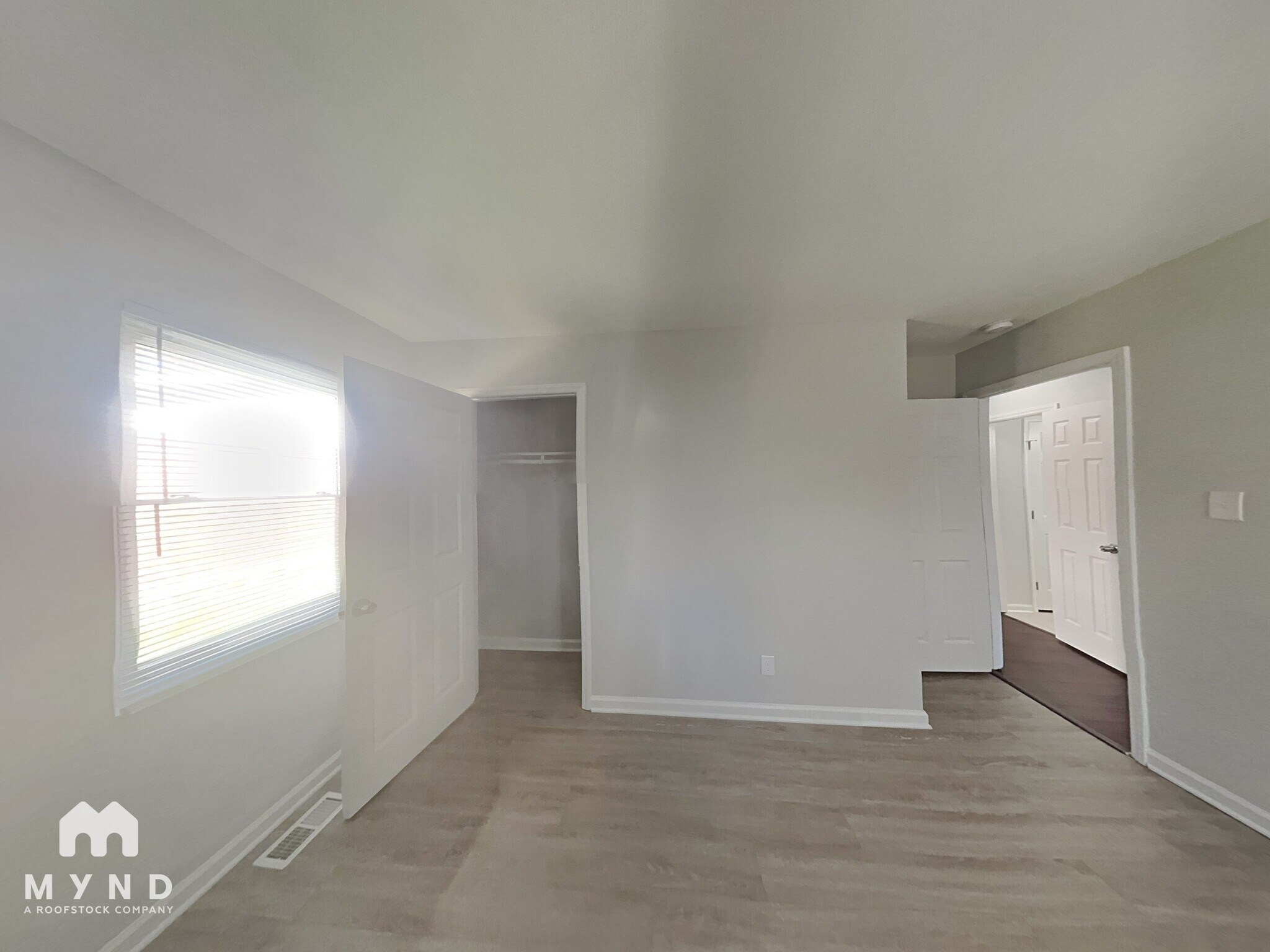 Building Photo - 2417 Dearborn Dr