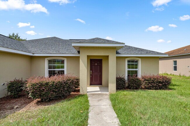 Building Photo - Newer 3BR Home on Nearly 1/4 Acre | Screened Lanai | Available Now!