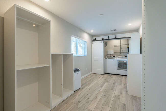 Building Photo - BEAUTIFUL SOUTH SCOTTSDALE - CORNER LOT & ...