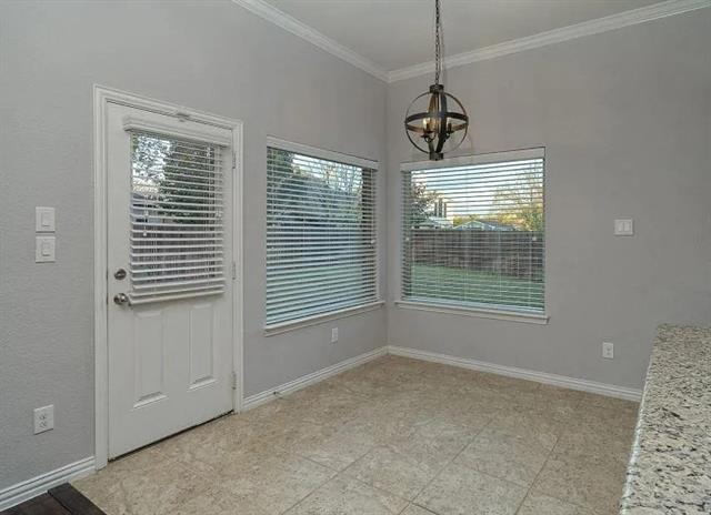 Building Photo - 2817 Pioneer Dr