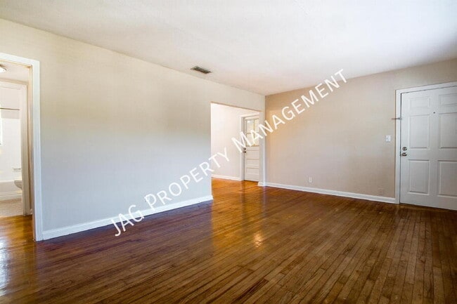 Building Photo - 2761 St Johns Ave