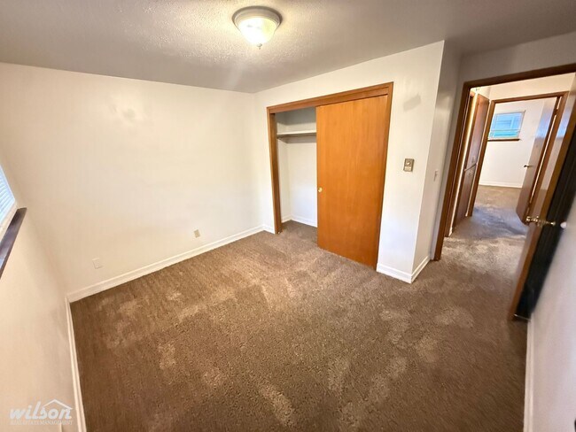 Building Photo - 1009 S 41st Ave
