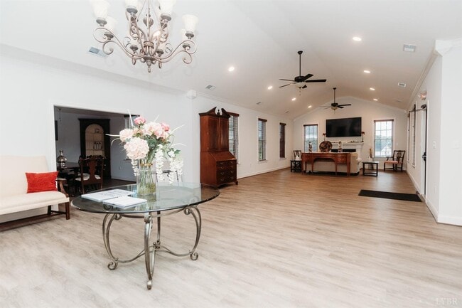Building Photo - 177 Villa Oak Cir