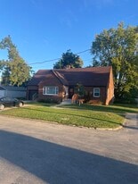 Building Photo - 711 7th Ave