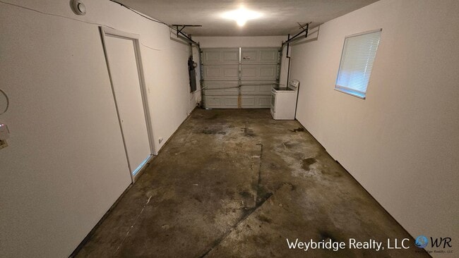 Building Photo - Beautiful 3 Bedroom 2 Full Bath Home Locat...