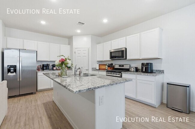 Building Photo - 5532 W Coplen Farms Rd