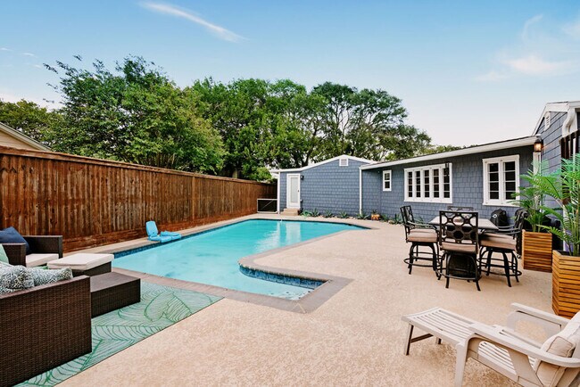 Building Photo - 134 Sinclair St