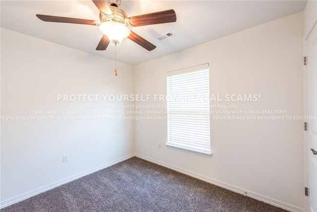 Building Photo - 4530 W Divide Dr