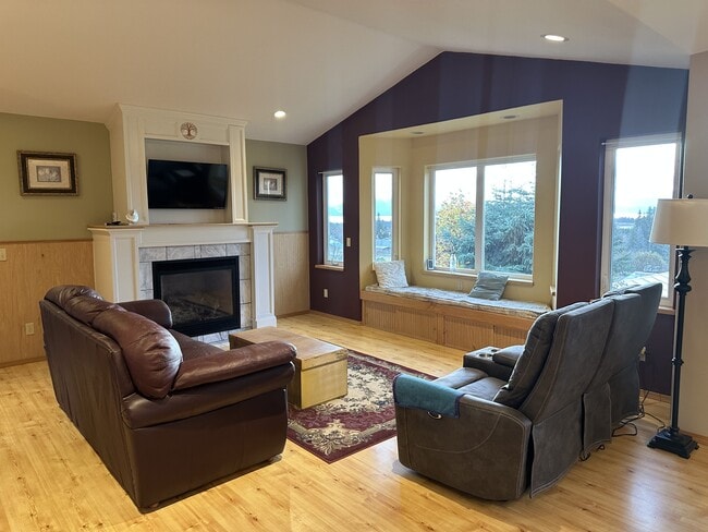 Building Photo - 2340 East End Rd